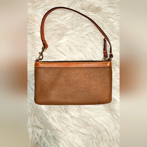 NEW DOONEY & BURKE WRISTLET $45 - Picture 2 of 4